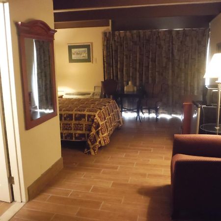 Budgetel Inn & Suites Hotel Wyoming Room photo