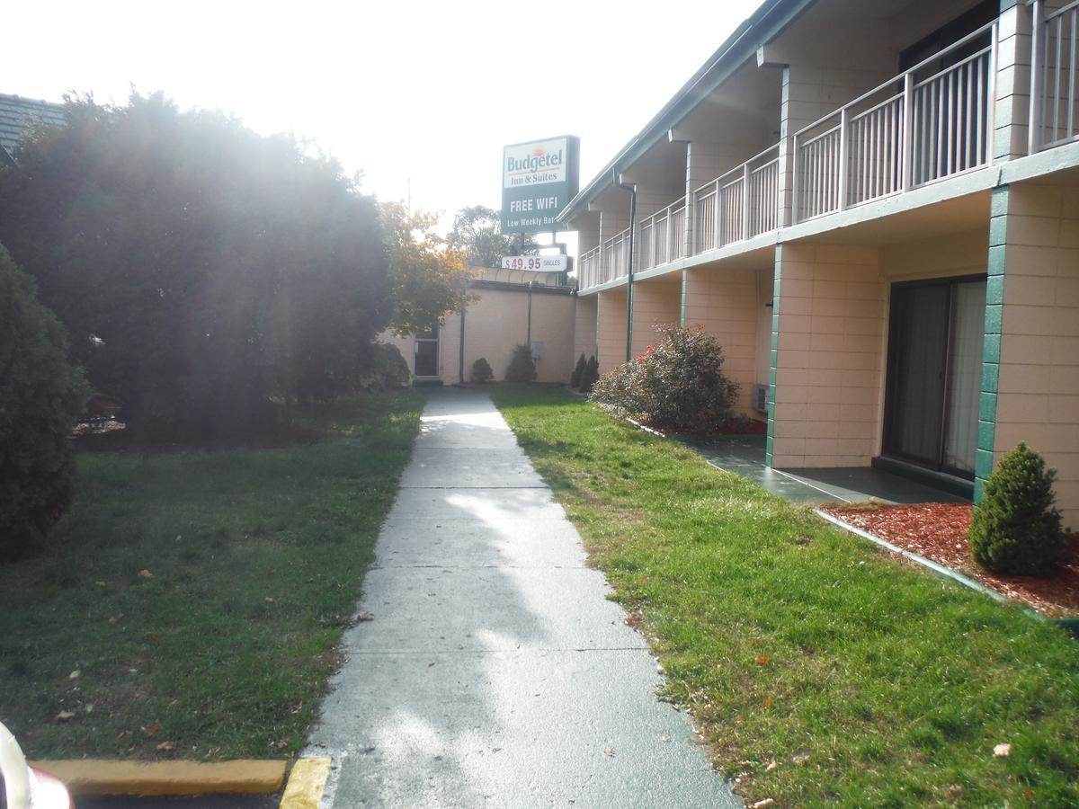 Budgetel Inn & Suites Hotel Wyoming Exterior photo